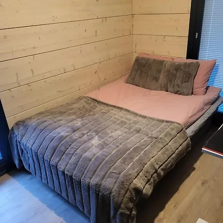 Modern Log House With Jacuzzi And Sauna Apartman